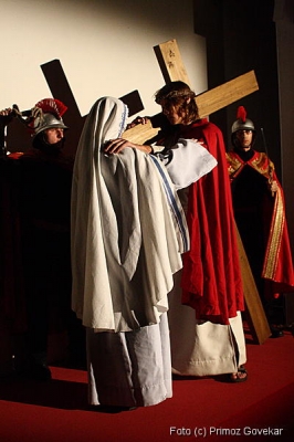 Jezus sreča svojo žalostno mater   