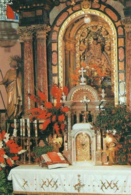 glavni-oltar.jpg