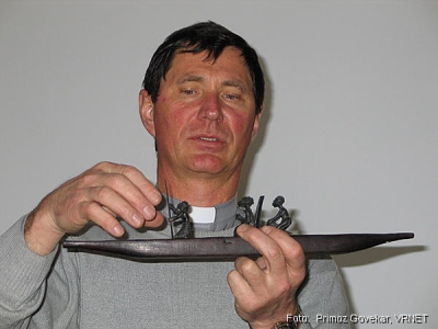 498_9832.JPG