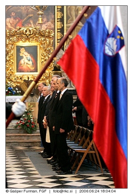 Bivši predsednik dr. Janez Drnovšek pri maši za domovino. foto: Gašper Furman