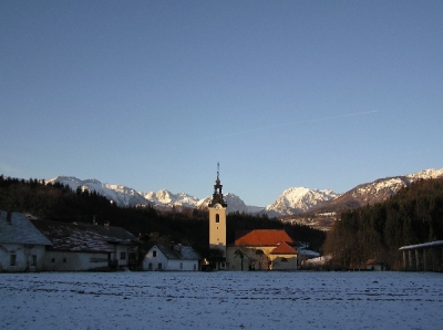 cerkev_nevlje02.jpg