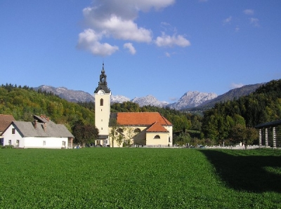 cerkev_nevlje03.jpg